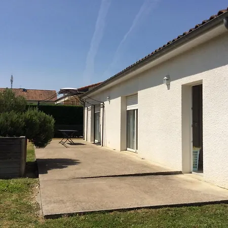Holiday home Pavillon Individuel Confortable Saint-Julien-l'Ars